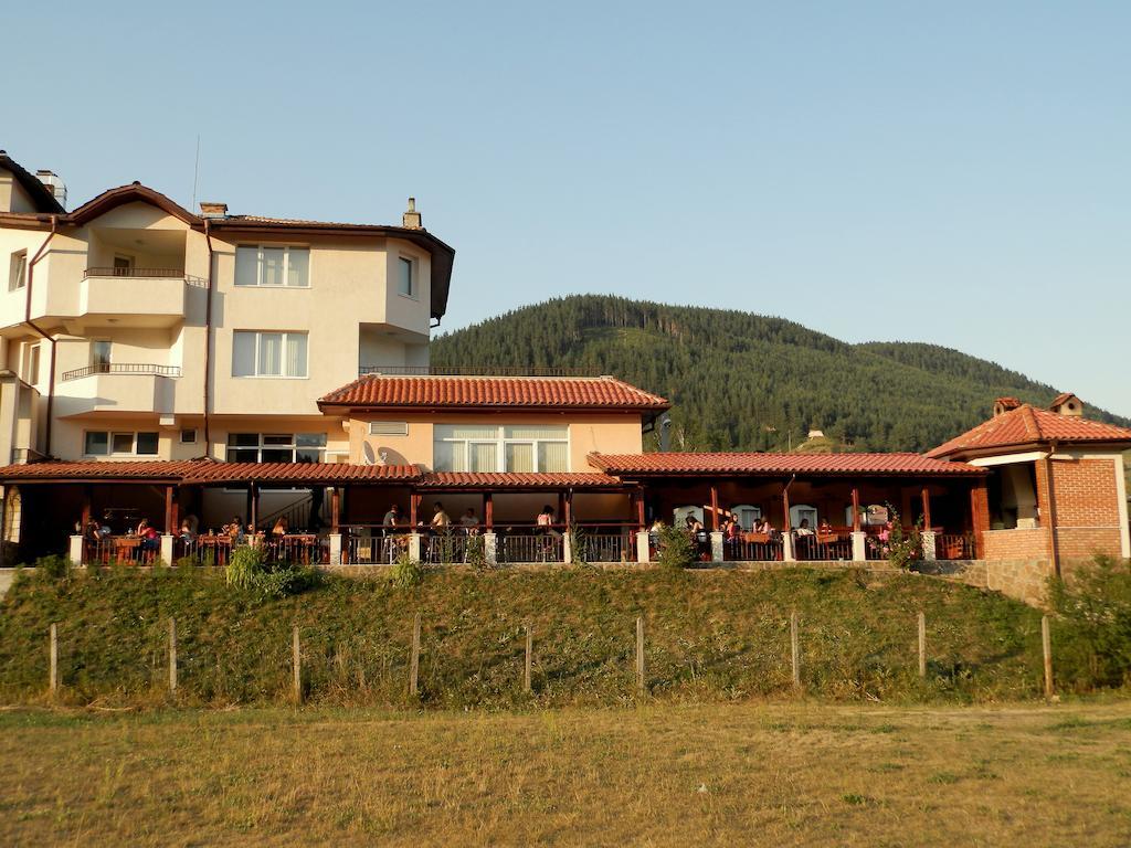 Family Hotel Daisy Borino Exterior foto